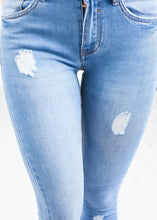 Load image into Gallery viewer, &#39;Annie&#39; Light Wash Skinny Jeans - The Walk in Wardrobe
