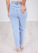 Load image into Gallery viewer, &#39;Caroline&#39; 4 Button Jeans - The Walk in Wardrobe