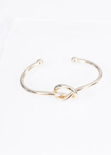 Load image into Gallery viewer, Chunky Knot Bangle - The Walk in Wardrobe