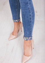 Load image into Gallery viewer, &#39;Danni&#39; Denim Detail Turn Up Jeans&#39; - The Walk in Wardrobe