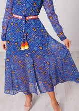 Load image into Gallery viewer, Emily Blue Printed Dress - The Walk in Wardrobe