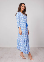 Load image into Gallery viewer, Eva Blue Printed Midi Dress - The Walk in Wardrobe