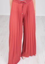 Load image into Gallery viewer, Eva Rust Pleated Trousers - The Walk in Wardrobe