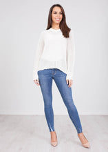 Load image into Gallery viewer, Frankie White Knit Top - The Walk in Wardrobe