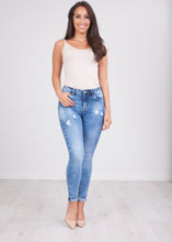 Load image into Gallery viewer, &#39;Jilly&#39; Mid Wash Skinny Jeans - The Walk in Wardrobe