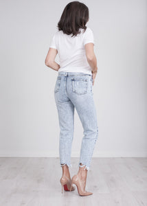 'Laura' Ripped Mom Jeans - The Walk in Wardrobe