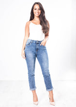 Load image into Gallery viewer, &#39;Leigh mom Jeans - The Walk in Wardrobe