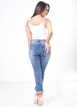 Load image into Gallery viewer, &#39;Leigh mom Jeans - The Walk in Wardrobe
