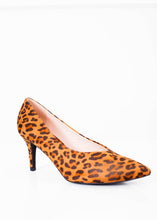 Load image into Gallery viewer, Leopard Print Heels - The Walk in Wardrobe