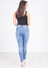Load image into Gallery viewer, &#39;Lissa&#39; Skinny Jeans - The Walk in Wardrobe