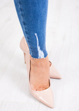 Load image into Gallery viewer, &#39;Lucy&#39; Distressed Hem Skinny Jeans - The Walk in Wardrobe