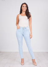 Load image into Gallery viewer, &#39;Maisie&#39; Light Wash Distressed Jeans - The Walk in Wardrobe