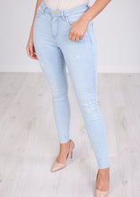 Load image into Gallery viewer, &#39;Maisie&#39; Light Wash Distressed Jeans - The Walk in Wardrobe