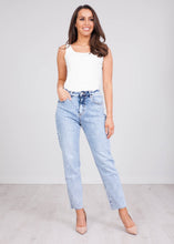 Load image into Gallery viewer, &#39;Melissa&#39; Straight Leg Jean - The Walk in Wardrobe