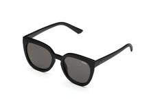 Load image into Gallery viewer, Quay Australia - 'Noosa' Black - The Walk in Wardrobe