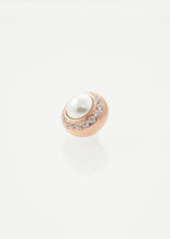 Load image into Gallery viewer, Qudo - Rose Gold Pearl Topper - The Walk in Wardrobe