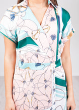 Load image into Gallery viewer, Savannah Chain Print - The Walk in Wardrobe