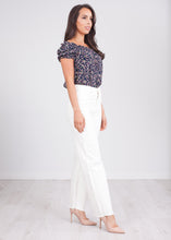 Load image into Gallery viewer, &#39;Suzy&#39; Cream Culotte Jeans - The Walk in Wardrobe