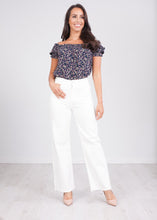 Load image into Gallery viewer, &#39;Suzy&#39; Cream Culotte Jeans - The Walk in Wardrobe