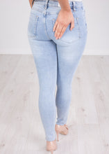 Load image into Gallery viewer, &#39;Twiggy&#39; Light Wash Skinny Jeans - The Walk in Wardrobe