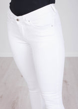 Load image into Gallery viewer, &#39;Victoria&#39; White Skinny Jeans - The Walk in Wardrobe