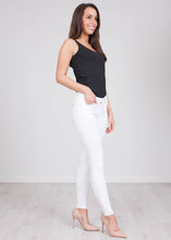 Load image into Gallery viewer, &#39;Victoria&#39; White Skinny Jeans - The Walk in Wardrobe